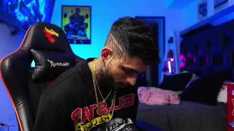 Snapshot of logan_hugh8 chatting on 01.15.26 logan_hugh8 online show from 01.15.26