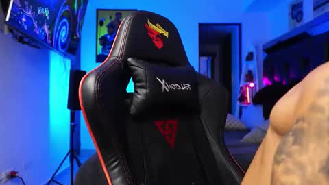 Snapshot of logan_hugh8 chatting on 01.17.26 logan_hugh8 online show from 01.17.26