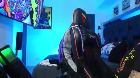 Snapshot of logan_hugh8 chatting on 02.12.26 logan_hugh8 online show from 02.12.26