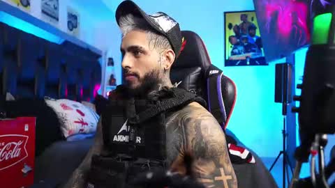 Snapshot of logan_hugh8 chatting on 02.21.26 logan_hugh8 online show from 02.21.26