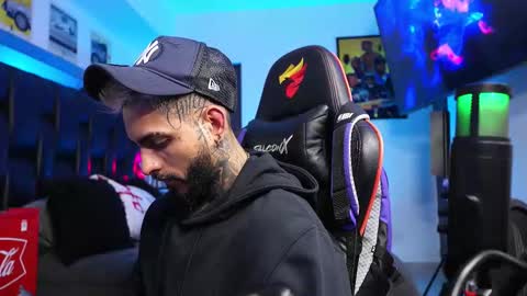 Snapshot of logan_hugh8 chatting on 02.24.26 logan_hugh8 online show from 02.24.26