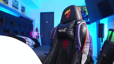 Snapshot of logan_hugh8 chatting on 02.26.26 logan_hugh8 online show from 02.26.26