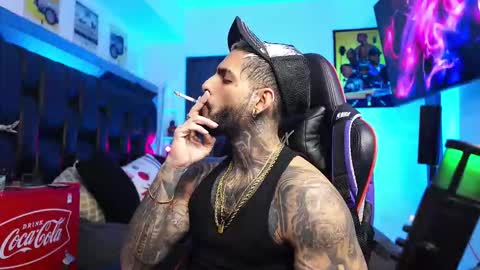 Snapshot of logan_hugh8 chatting on 03.01.26 logan_hugh8 online show from 03.01.26