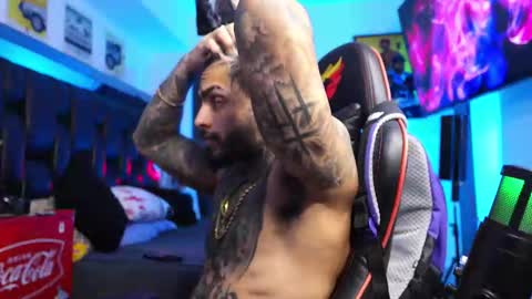 logan_hugh8 online show from 03.02.26