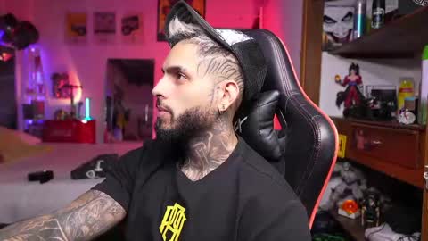 logan_hugh8 online show from 04.01.26