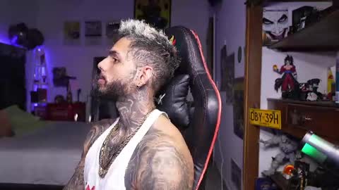 logan_hugh8 online show from 04.12.26