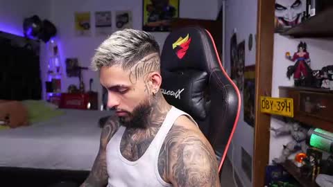 logan_hugh8 online show from 04.13.26