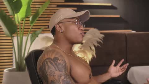 Snapshot of logan_varela chatting on 01.29.25 logan_varela online show from 01.29.25