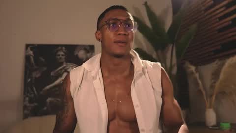 Snapshot of logan_varela chatting on 02.04.25 logan_varela online show from 02.04.25