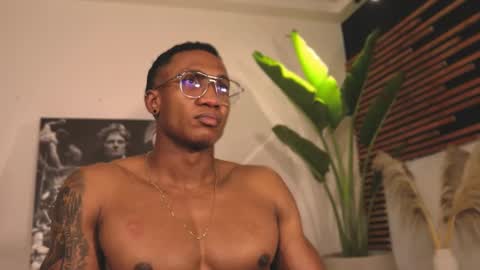 Snapshot of logan_varela chatting on 02.04.25 logan_varela online show from 02.04.25