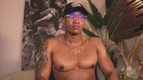 Snapshot of logan_varela chatting on 02.08.25 logan_varela online show from 02.08.25