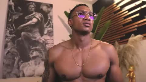 Snapshot of logan_varela chatting on 02.12.25 logan_varela online show from 02.12.25