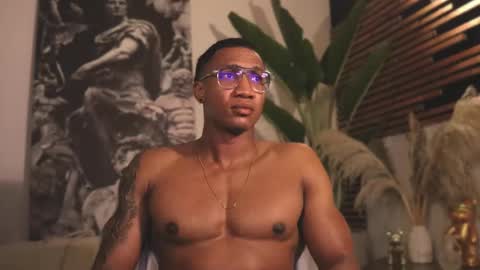 Snapshot of logan_varela chatting on 02.12.25 logan_varela online show from 02.12.25