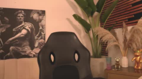 Snapshot of logan_varela chatting on 02.15.25 logan_varela online show from 02.15.25