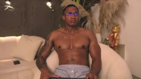 Snapshot of logan_varela chatting on 02.20.25 logan_varela online show from 02.20.25