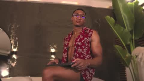 Snapshot of logan_varela chatting on 02.21.25 logan_varela online show from 02.21.25