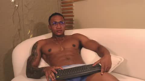 Snapshot of logan_varela chatting on 03.01.25 logan_varela online show from 03.01.25