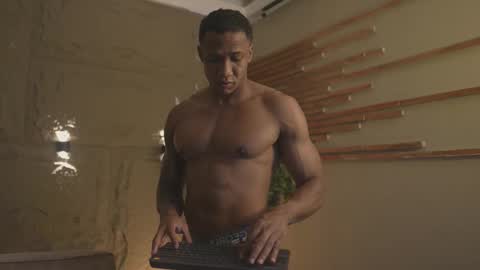 Snapshot of logan_varela chatting on 09.15.25 logan_varela online show from 09.15.25