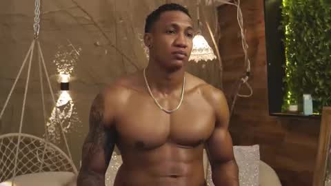 Snapshot of logan_varela chatting on 09.18.25 logan_varela online show from 09.18.25