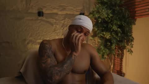 Snapshot of logan_varela chatting on 10.24.25 logan_varela online show from 10.24.25