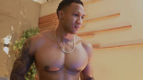 Snapshot of logan_varela chatting on 11.05.25 logan_varela online show from 11.05.25