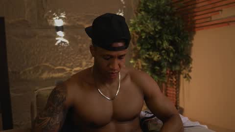 Snapshot of logan_varela chatting on 11.06.25 logan_varela online show from 11.06.25