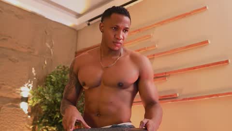 Snapshot of logan_varela chatting on 11.09.25 logan_varela online show from 11.09.25