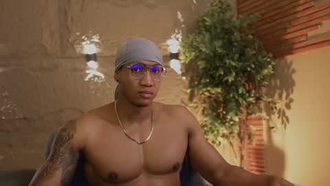 Snapshot of logan_varela chatting on 11.12.25 logan_varela online show from 11.12.25