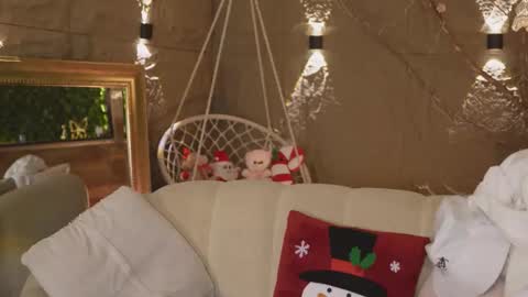 Snapshot of logan_varela chatting on 11.30.25 logan_varela online show from 11.30.25