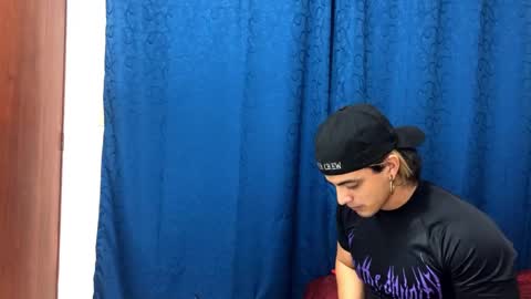 Snapshot of logan_x3 chatting on 01.05.25 Logan online show from 01.05.25