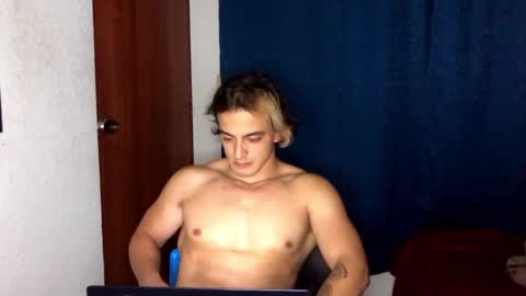 Snapshot of logan_x3 chatting on 02.01.25 Logan online show from 02.01.25