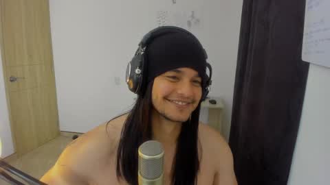 Snapshot of loganhot22 chatting on 12.12.24 Logan online show from 12.12.24