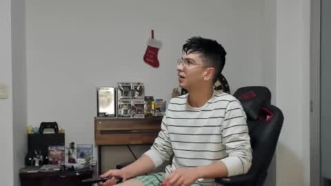 Snapshot of logannick chatting on 02.14.25 Logan online show from 02.14.25