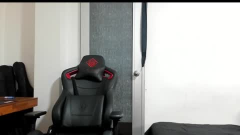 Snapshot of logannick chatting on 09.17.25 Logan online show from 09.17.25