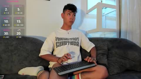 logantwink18 online show from 09.13.25