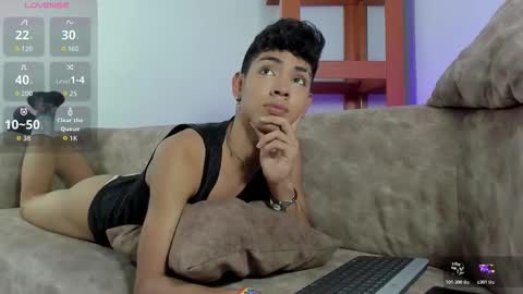 logantwink18 online show from 11.04.25