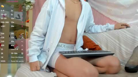 logantwink18 online show from 03.14.26