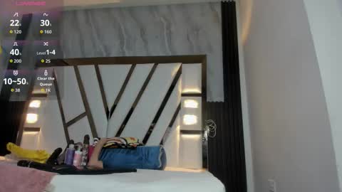 Lola online show from 10.25.25