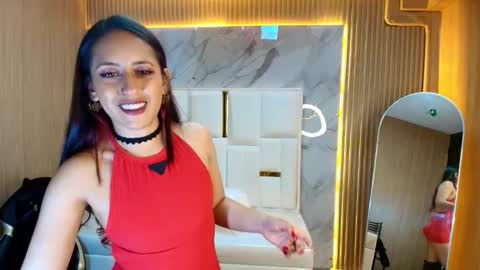 Snapshot of lola_roses_tf chatting on 03.19.26 Lola online show from 03.19.26
