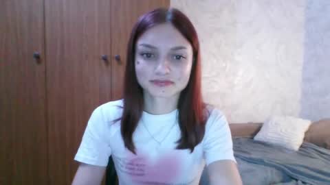 Snapshot of lola_sweetglow chatting on 07.27.26 lola_sweetglow online show from 07.27.26