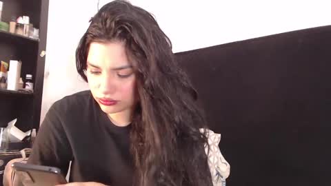 lolaa_staars online show from 01.26.25