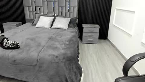 Snapshot of lolaangellx chatting on 11.17.25 Lola Angel online show from 11.17.25