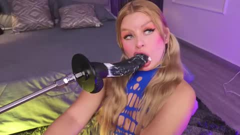 Lola Angel online show from 05.21.26