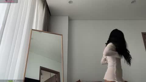 Snapshot of lolaap0pp chatting on 10.01.25 Lola online show from 10.01.25