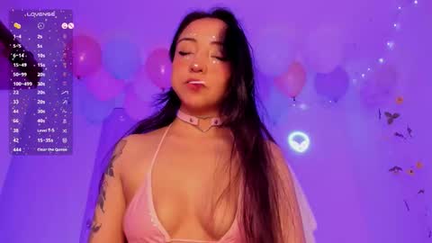 Snapshot of lolaberry_ chatting on 11.13.25 Lola Berry online show from 11.13.25