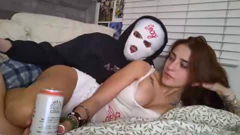 Snapshot of lolahartt chatting on 10.31.25 Lola Quinn Hart online show from 10.31.25