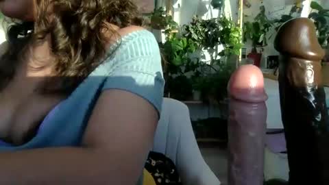 Snapshot of lolalustful chatting on 01.23.25 Lola Lustful online show from 01.23.25