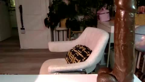 Snapshot of lolalustful chatting on 02.02.25 Lola Lustful online show from 02.02.25