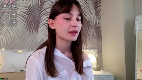Snapshot of lolaprise chatting on 10.20.25 Lola online show from 10.20.25