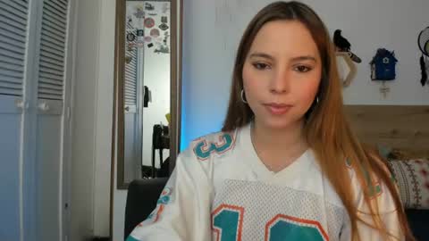Snapshot of lolaverse chatting on 07.21.26 Lola doll online show from 07.21.26